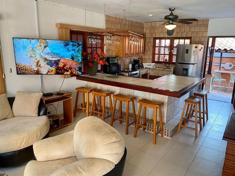 3-Bedroom Villa With A Jacuzzi Ноорд Екстер'єр фото